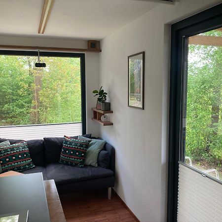 Tiny House Im Seecontainer Mit Parkplatz, Glasfaser, Netflix, Veranda Und Gehobener Ausstattung Coburg Luaran gambar