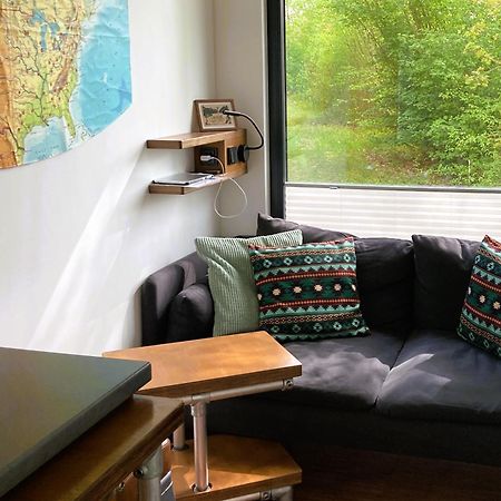 Tiny House Im Seecontainer Mit Parkplatz, Glasfaser, Netflix, Veranda Und Gehobener Ausstattung Coburg Luaran gambar