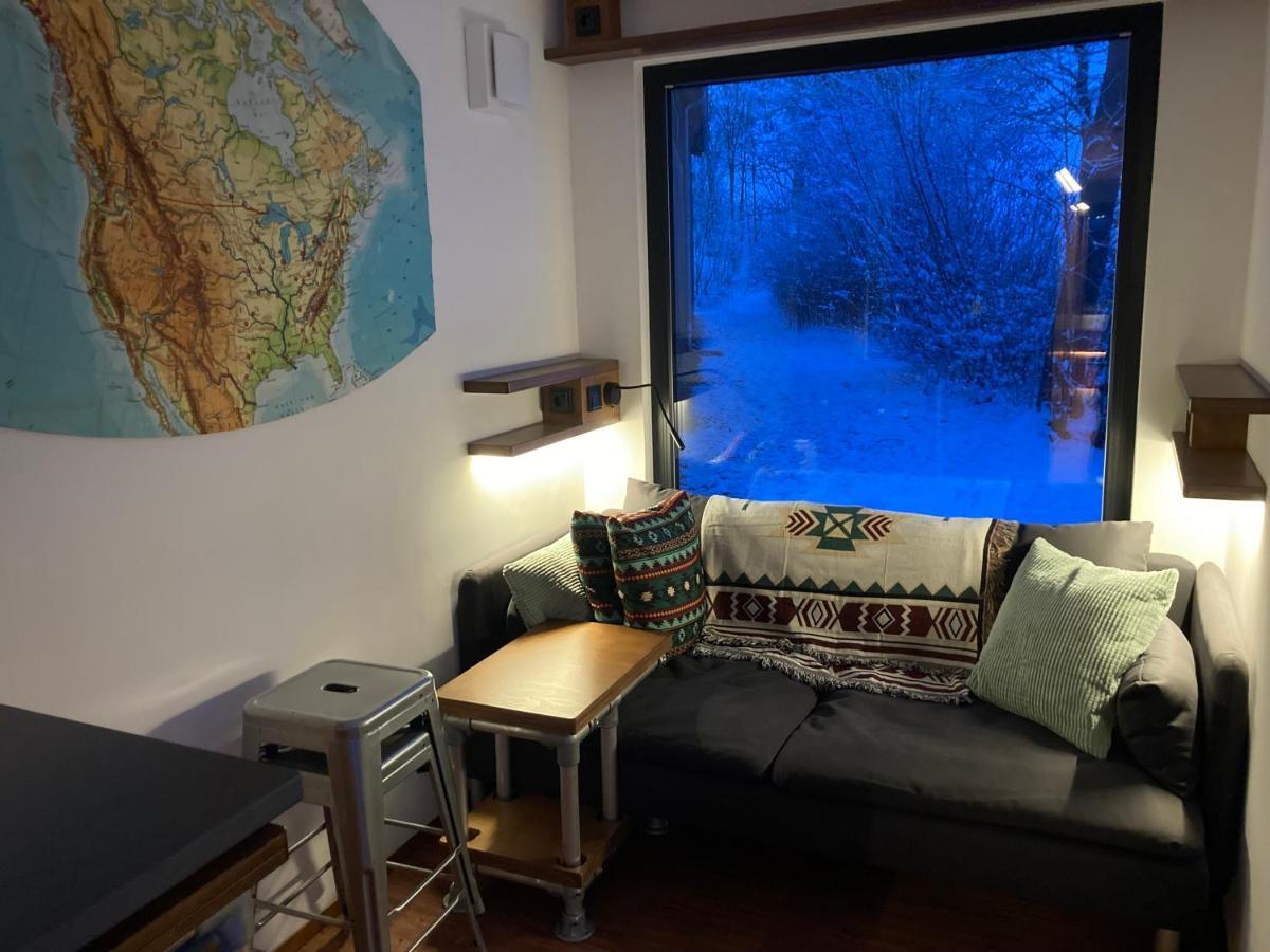 Tiny House Im Seecontainer Mit Parkplatz, Glasfaser, Netflix, Veranda Und Gehobener Ausstattung Coburg Luaran gambar
