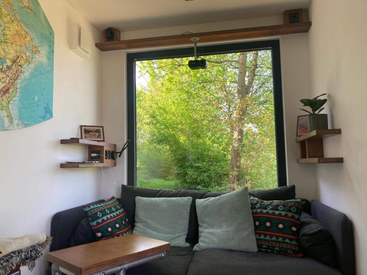 Tiny House Im Seecontainer Mit Parkplatz, Glasfaser, Netflix, Veranda Und Gehobener Ausstattung Coburg Luaran gambar