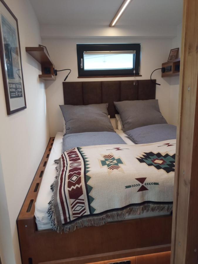 Tiny House Im Seecontainer Mit Parkplatz, Glasfaser, Netflix, Veranda Und Gehobener Ausstattung Coburg Luaran gambar