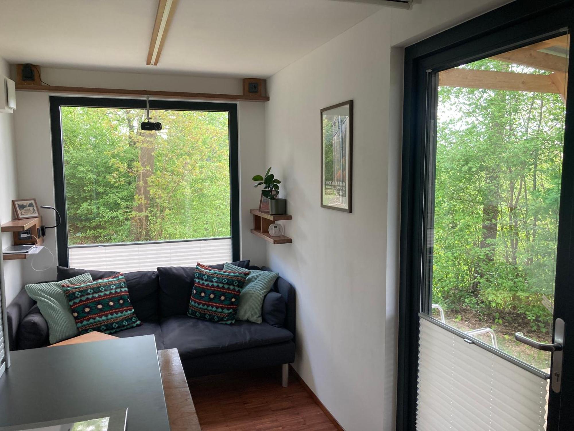 Tiny House Im Seecontainer Mit Parkplatz, Glasfaser, Netflix, Veranda Und Gehobener Ausstattung Coburg Luaran gambar